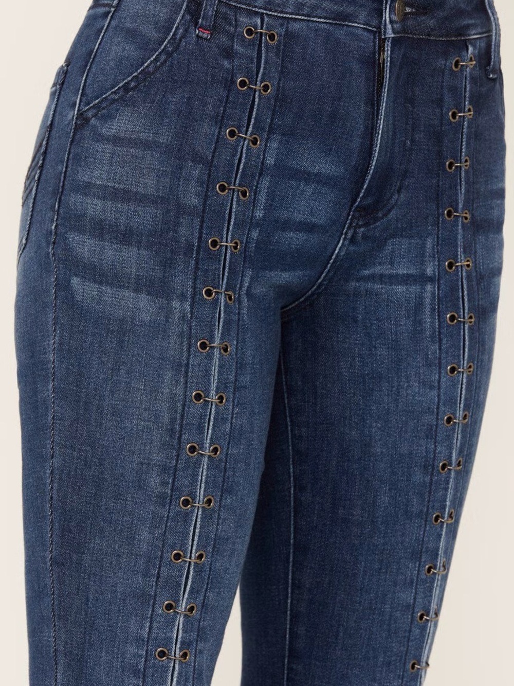 Idyllwind High Rise Flare Jeans ๐ - Picture 3 of 10